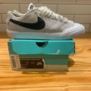 Nike SB Blazer Zoom Low XT shoe men’s size 9.